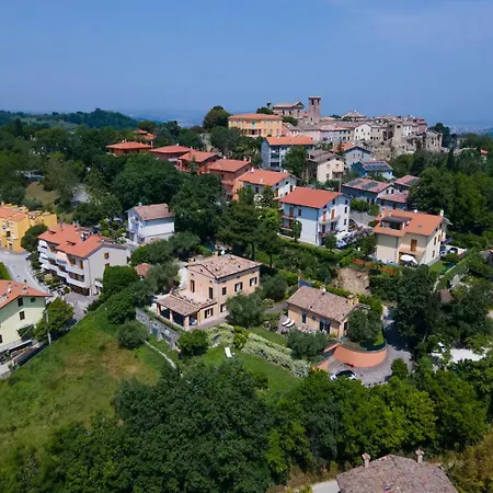 Semesterbostad Fiore *